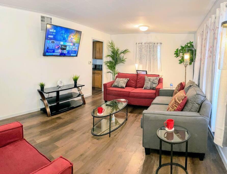 Апартаменти *King Bed/3Bds House Near Naval Base & 6Flags* Вокіган Екстер'єр фото
